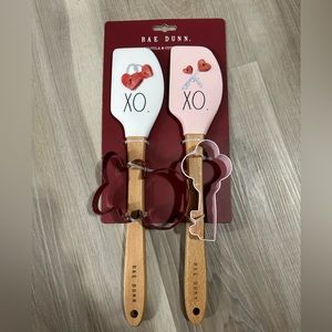 Rae Dunn Spatula and Cookie Cutter Set